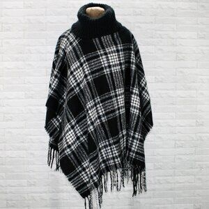 JESSICA SIMPSON Poncho Turtleneck Woven Knit Fringe Plaid Stripe Black White